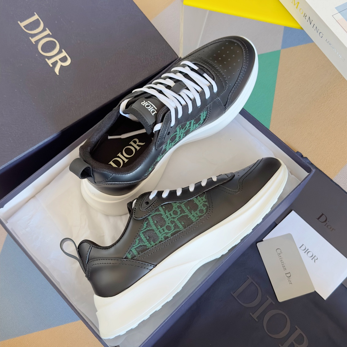 UA D*0r B25 Runner Sneaker