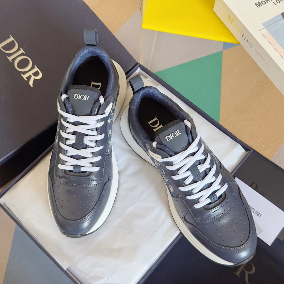 UA D*0r B25 Runner Sneaker