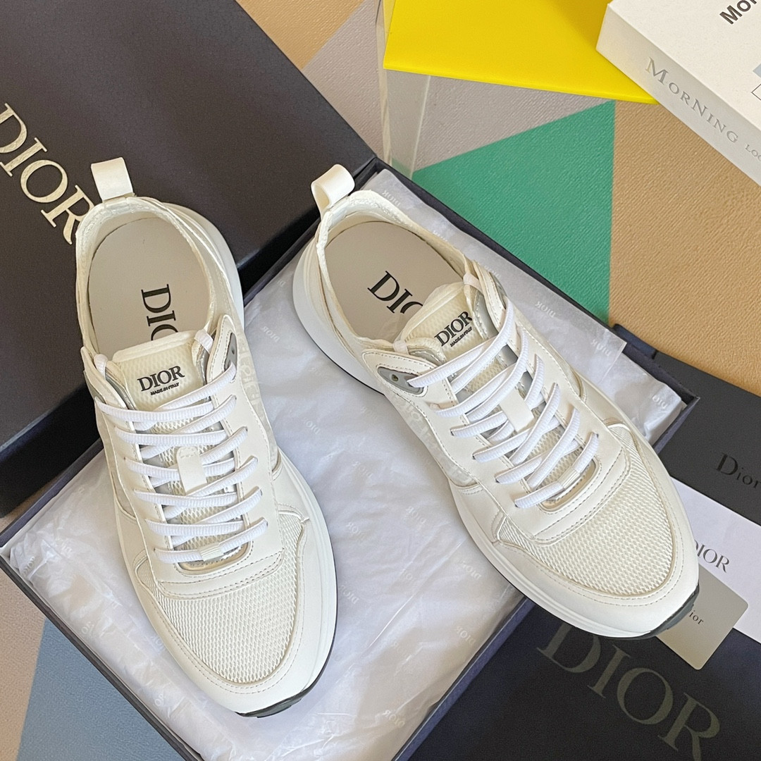 UA D*0r B25 Runner Sneaker