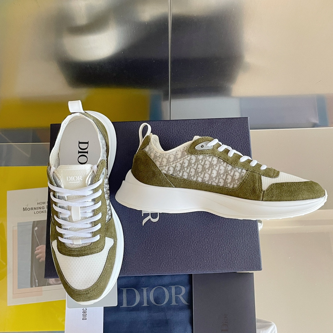UA D*0r B25 Runner Sneaker