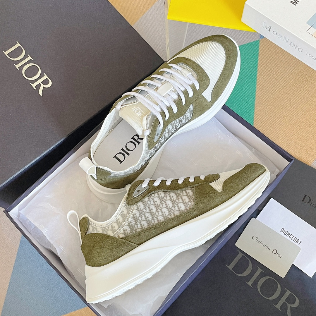 UA D*0r B25 Runner Sneaker