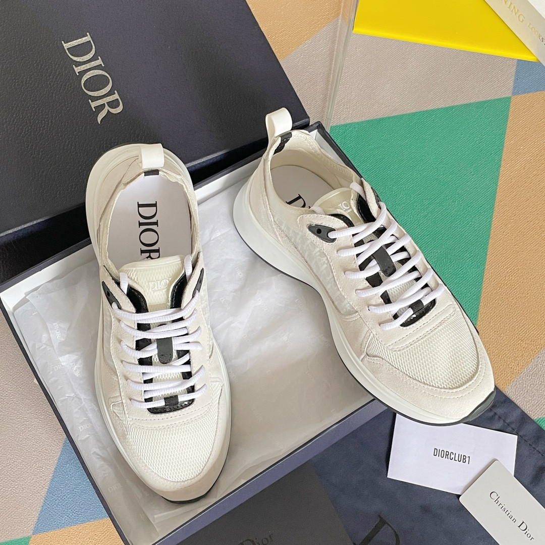 UA D*0r B25 Runner Sneaker