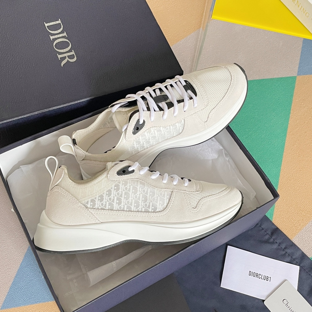UA D*0r B25 Runner Sneaker