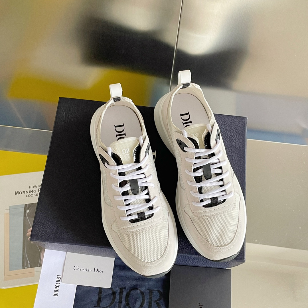 UA D*0r B25 Runner Sneaker