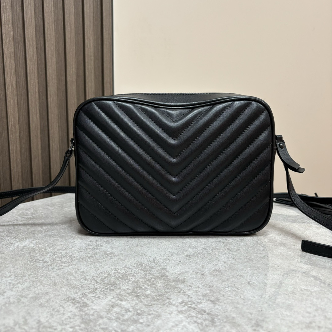Y*L LOU camera bag in quilted leather 23x16x6cm