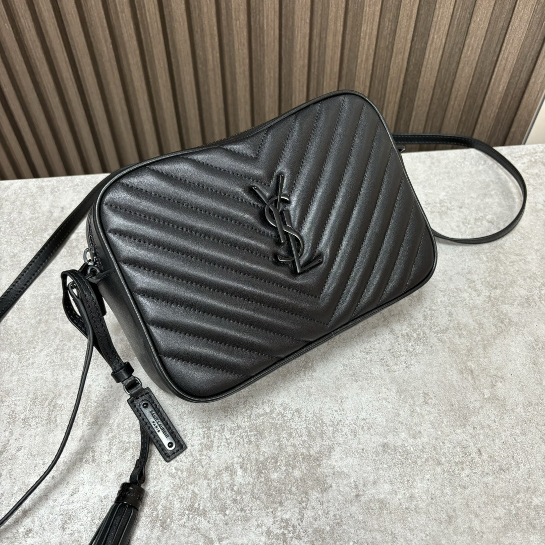 Y*L LOU camera bag in quilted leather 23x16x6cm