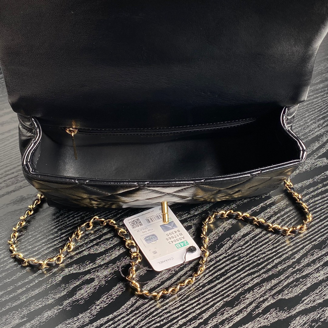 Ch*el WALLET ON CHAIN 17x25x8cm