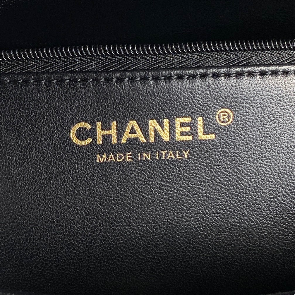 Ch*el WALLET ON CHAIN 17x25x8cm