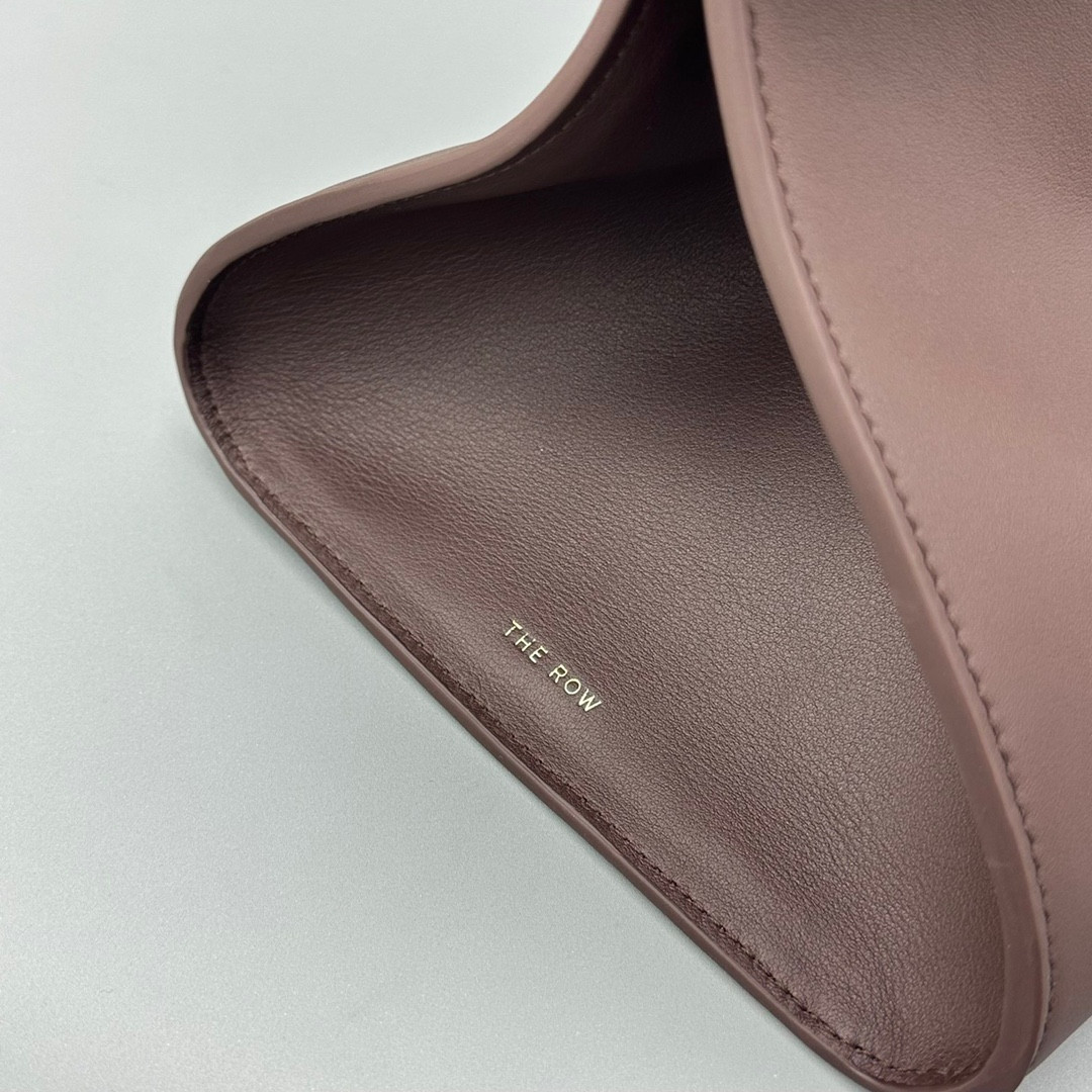 T*e R0w Margaux belt 15 38.5x16x30cm