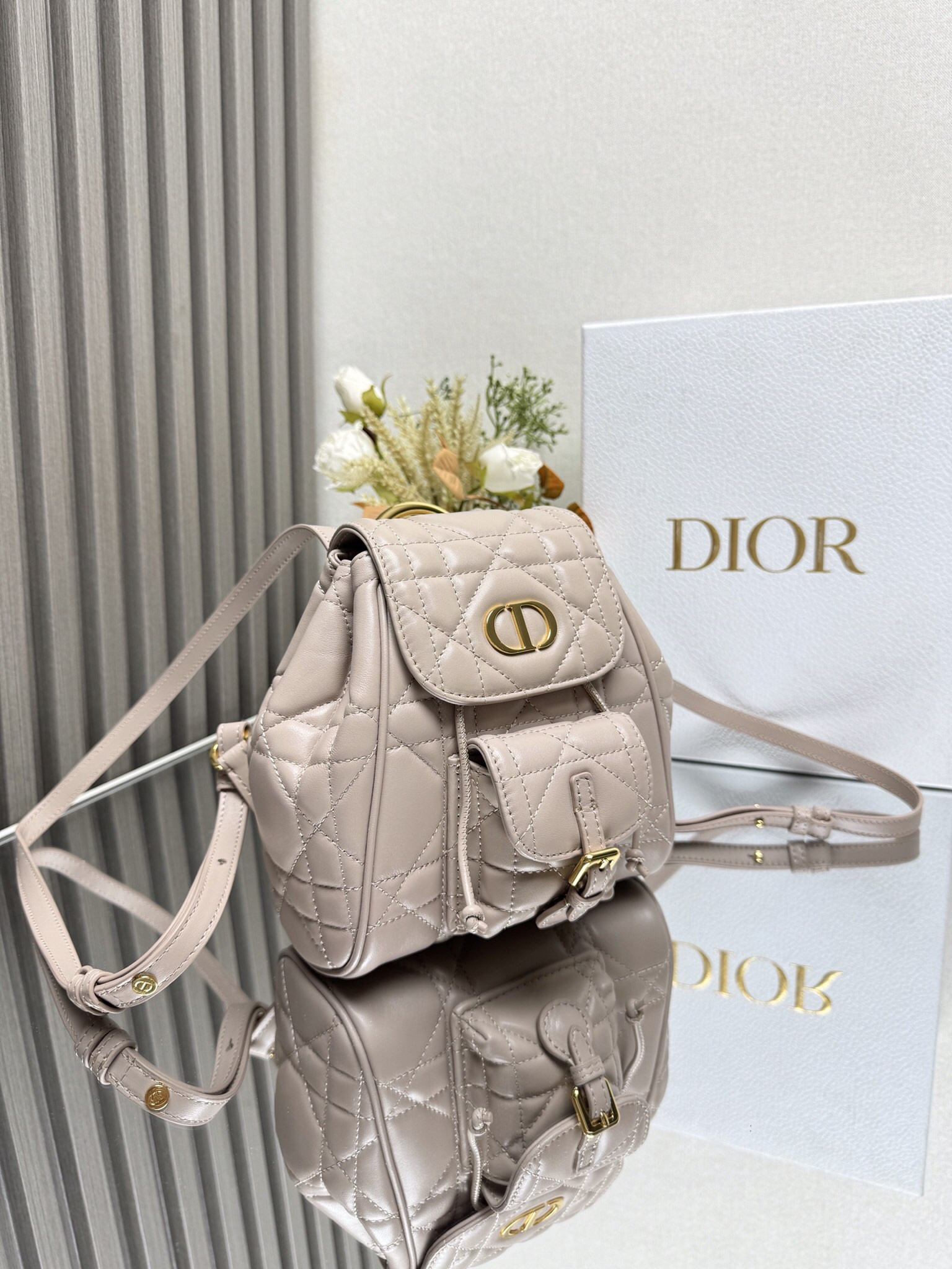 D*0r Caro Backpack Small 19.5 x 18.5 x 8.5 cm