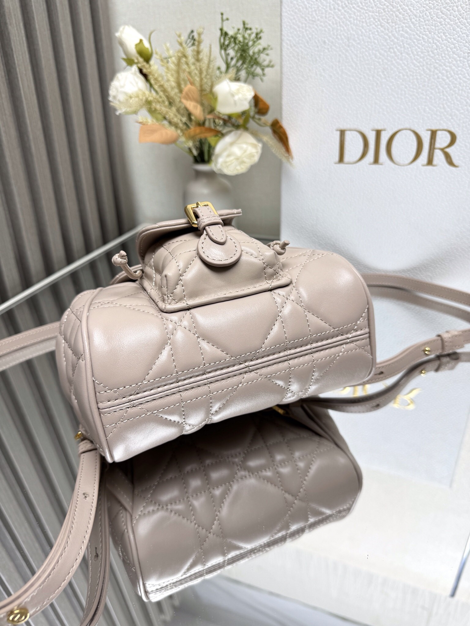 D*0r Caro Backpack Small 19.5 x 18.5 x 8.5 cm