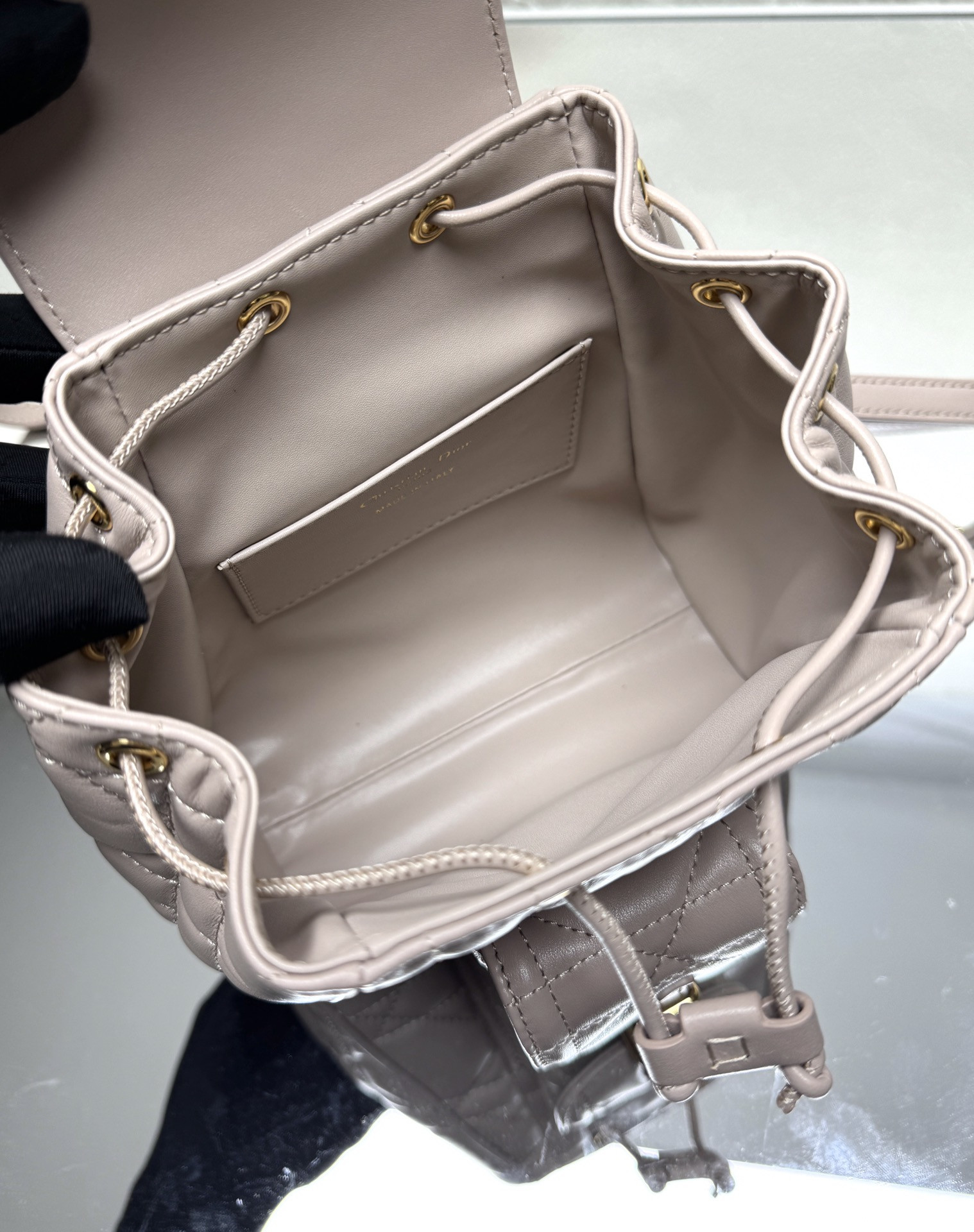 D*0r Caro Backpack Small 19.5 x 18.5 x 8.5 cm