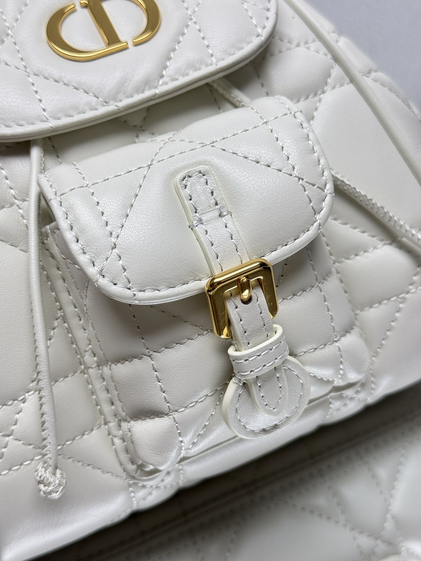 D*0r Caro Backpack Small 19.5 x 18.5 x 8.5 cm