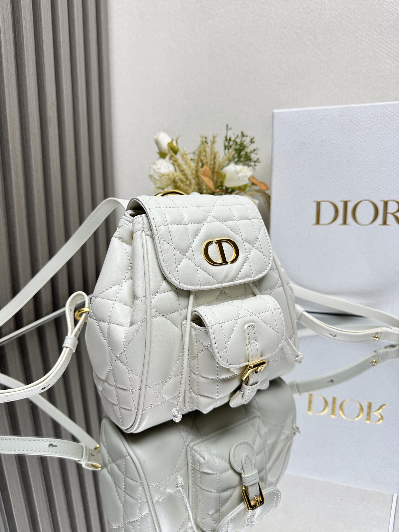 D*0r Caro Backpack Small 19.5 x 18.5 x 8.5 cm