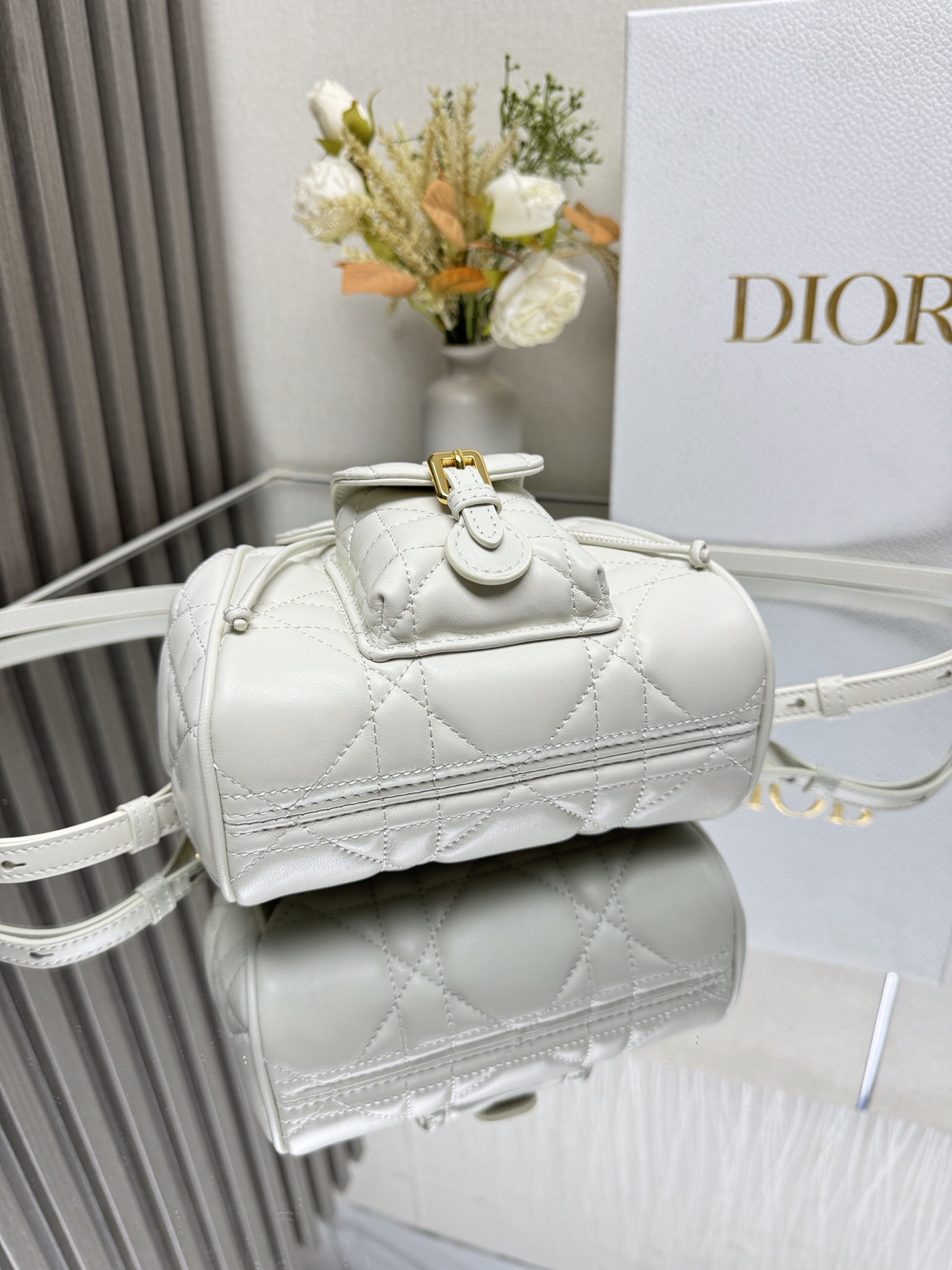 D*0r Caro Backpack Small 19.5 x 18.5 x 8.5 cm