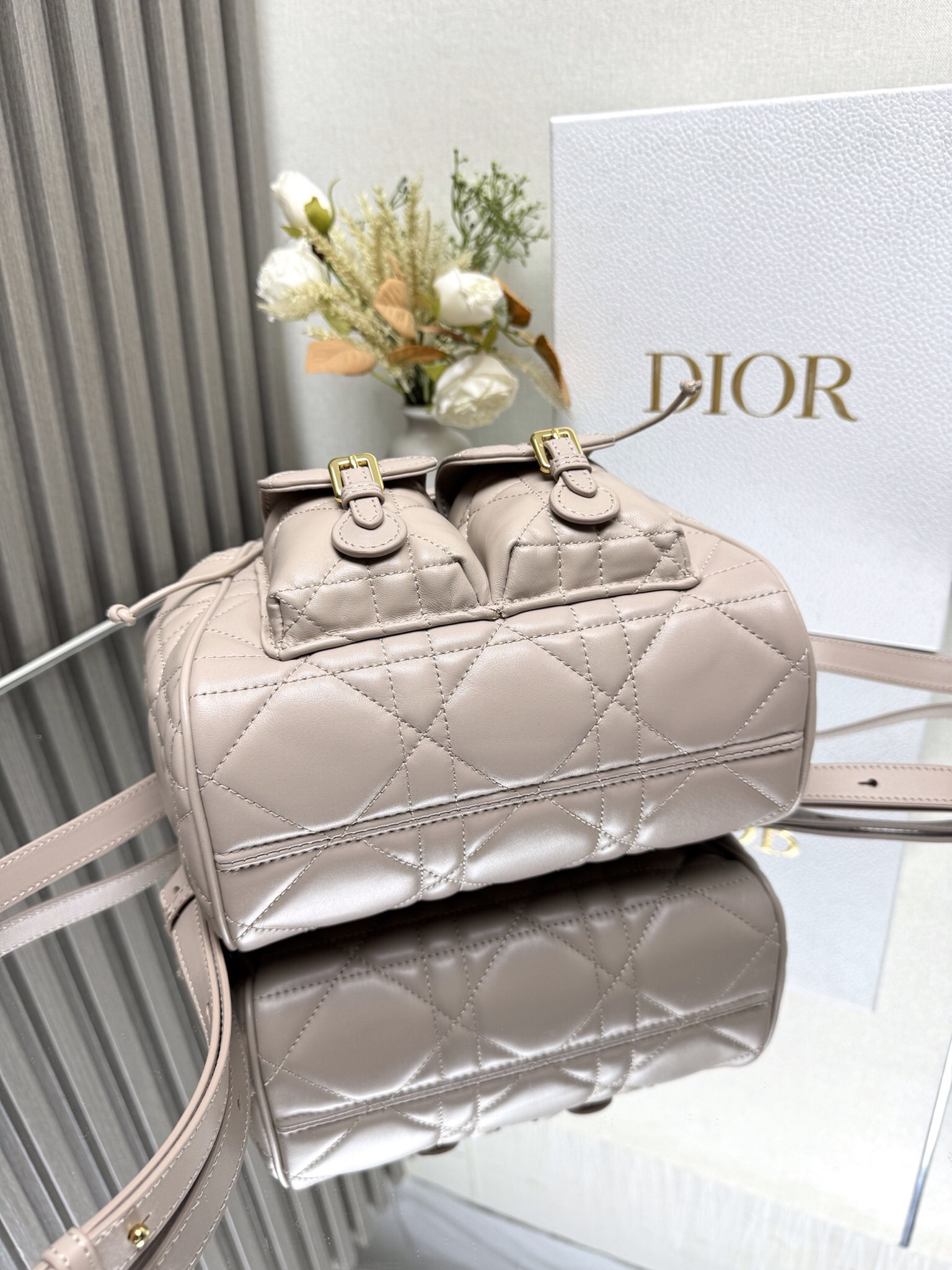 D*0r Caro Backpack Medium 23 x 26.7 x 12.5 cm