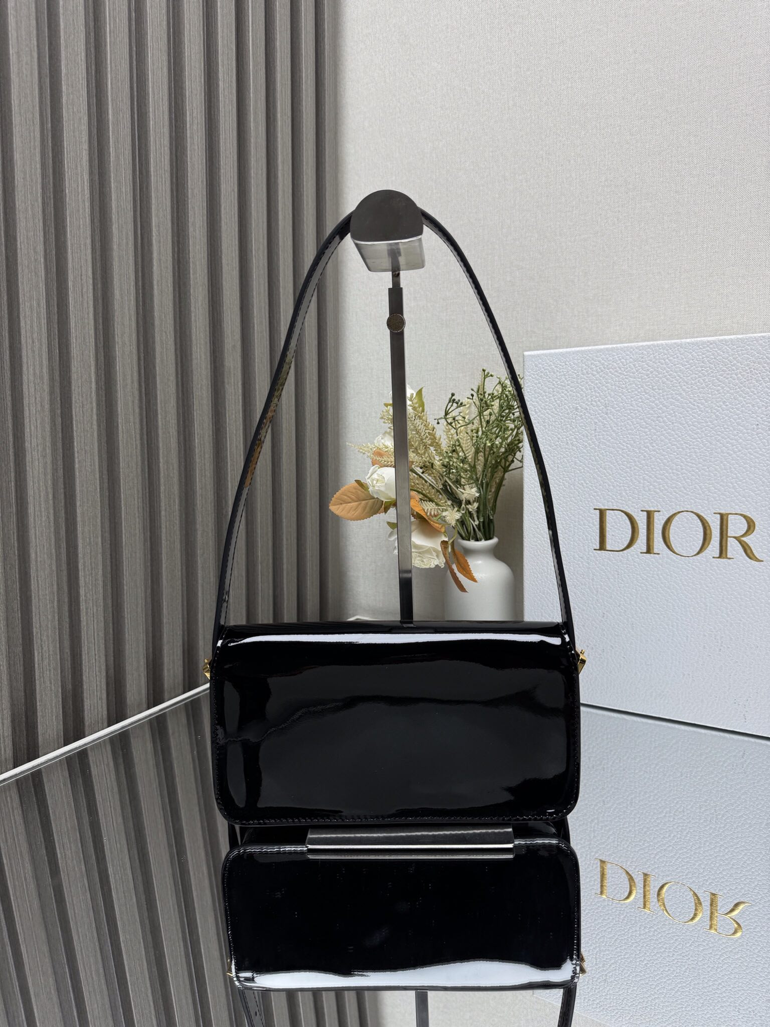 D*0r Miss D*0r flap bag 22 x 11 x 6 cm(Patent Calfskin)