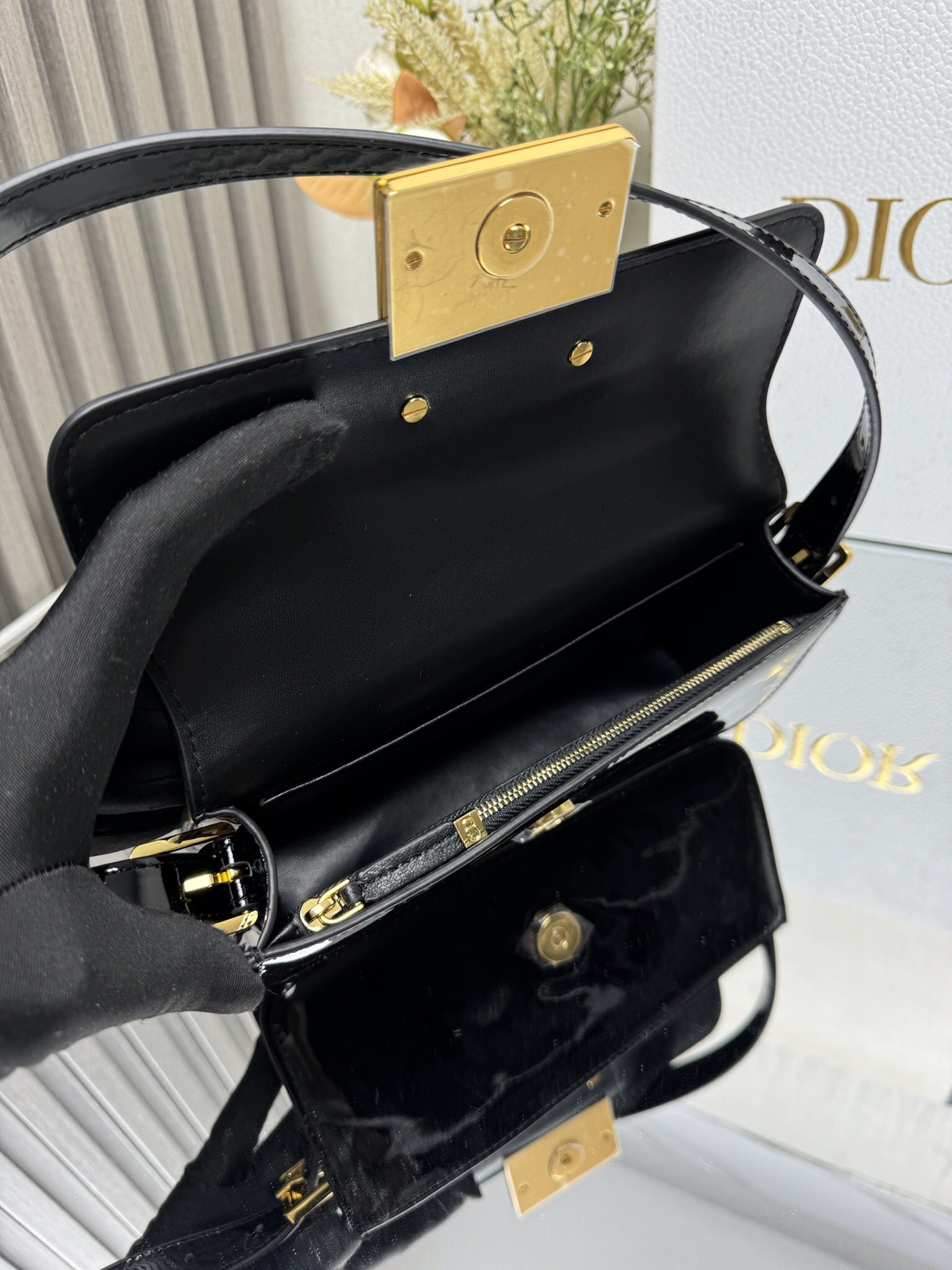 D*0r Miss D*0r flap bag 22 x 11 x 6 cm(Patent Calfskin)