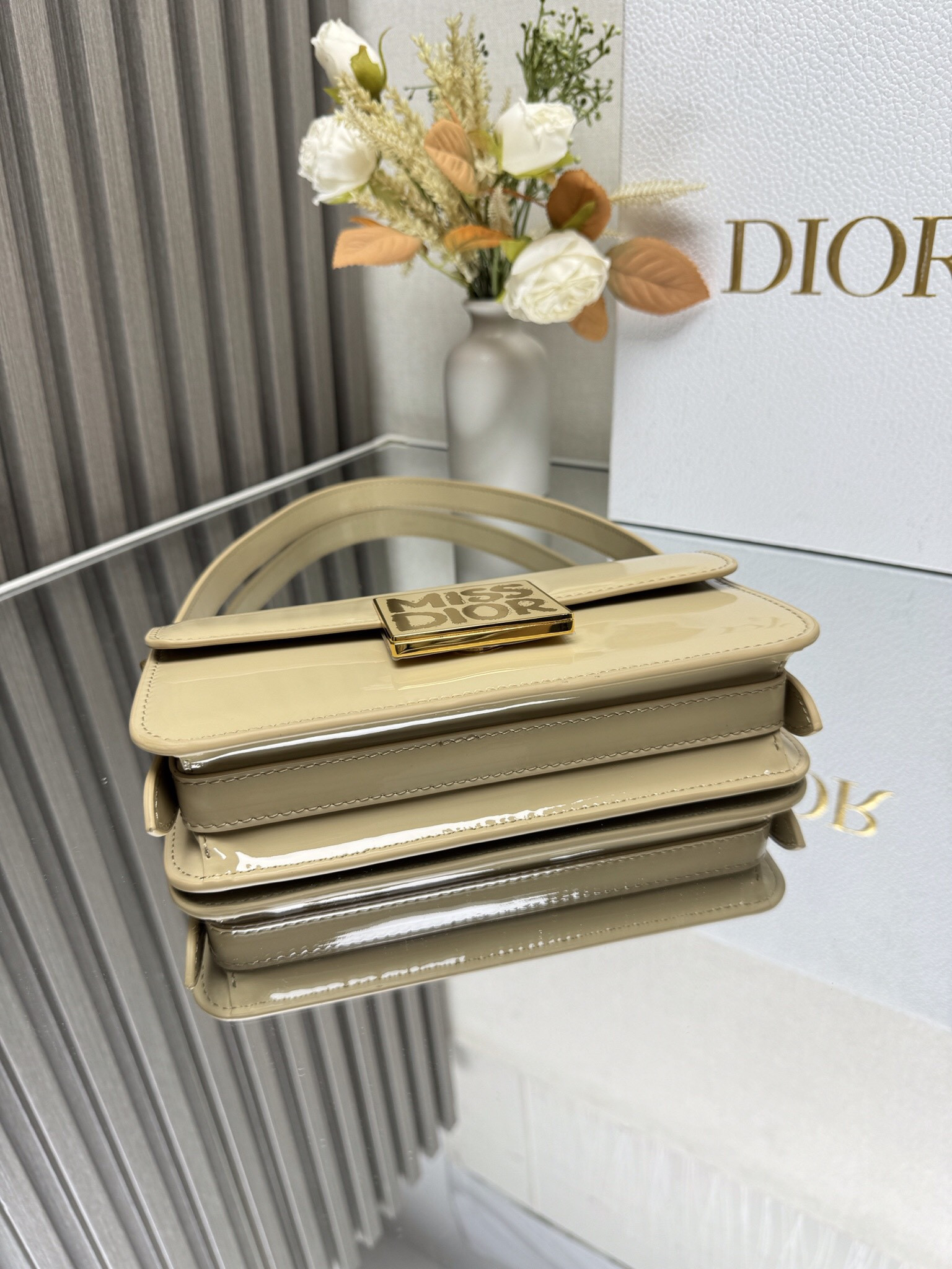 D*0r Miss D*0r flap bag 22 x 11 x 6 cm(Patent Calfskin)