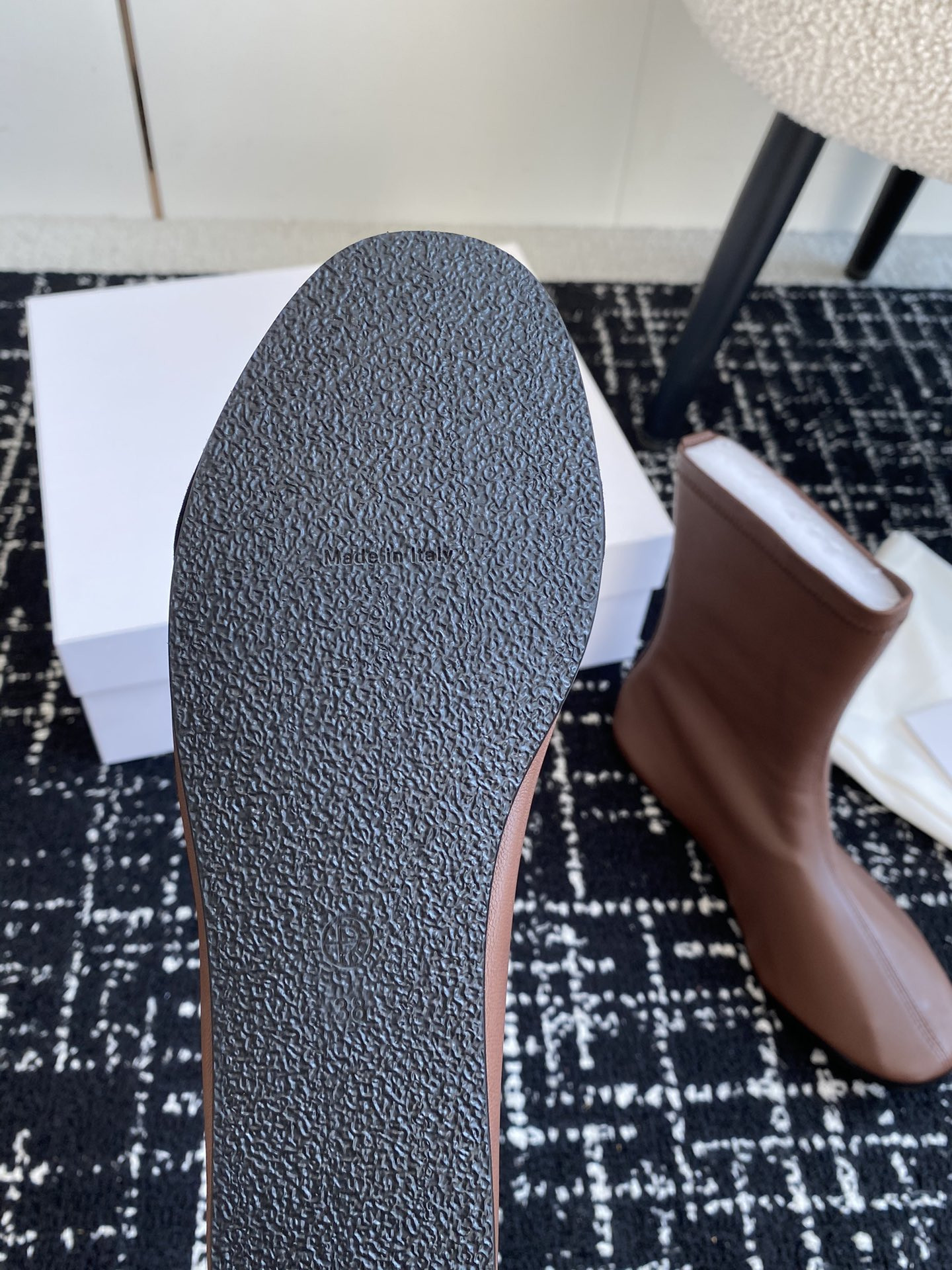 UA T*e R0w Boot