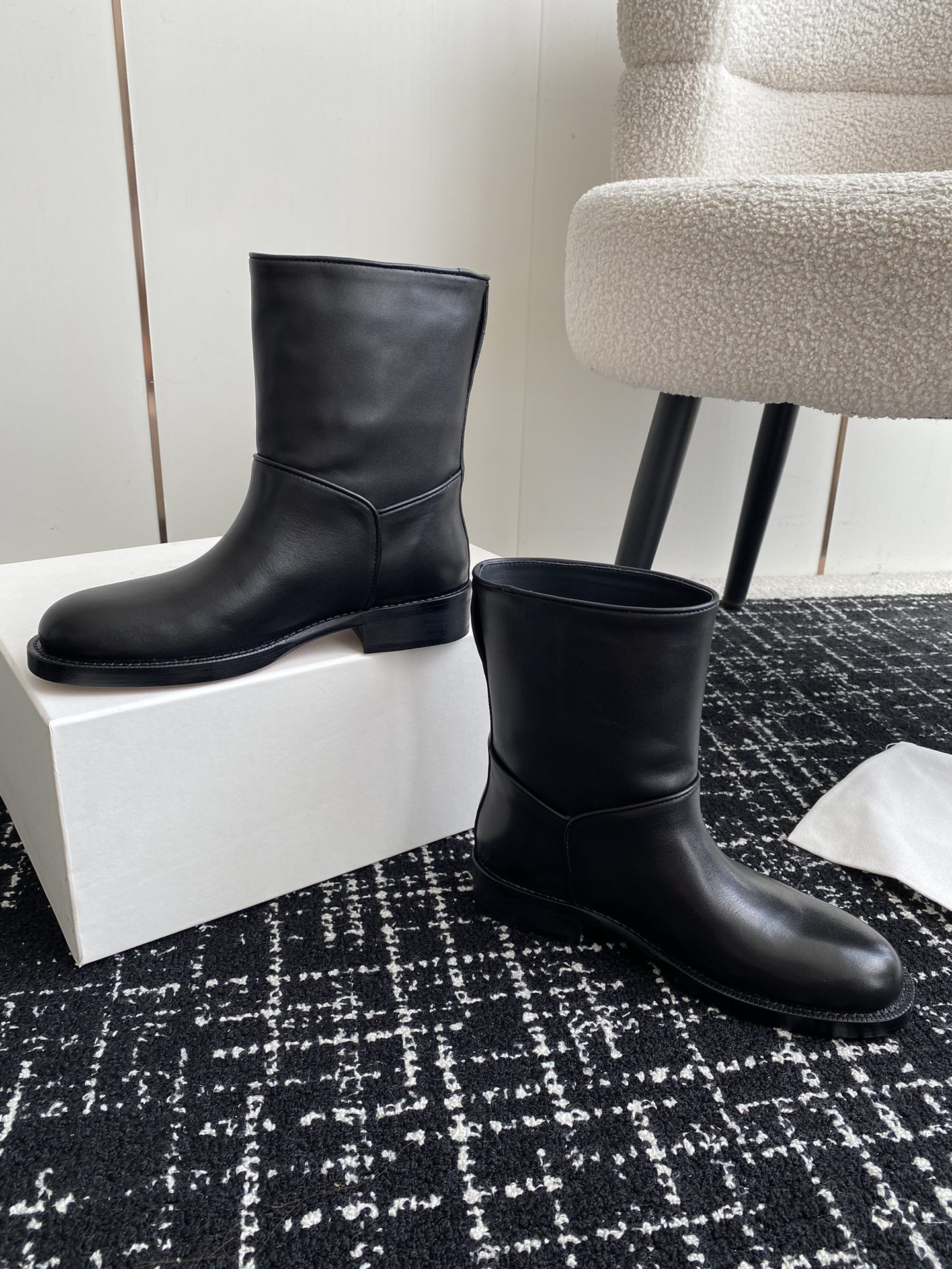 UA T*e R0w Boot