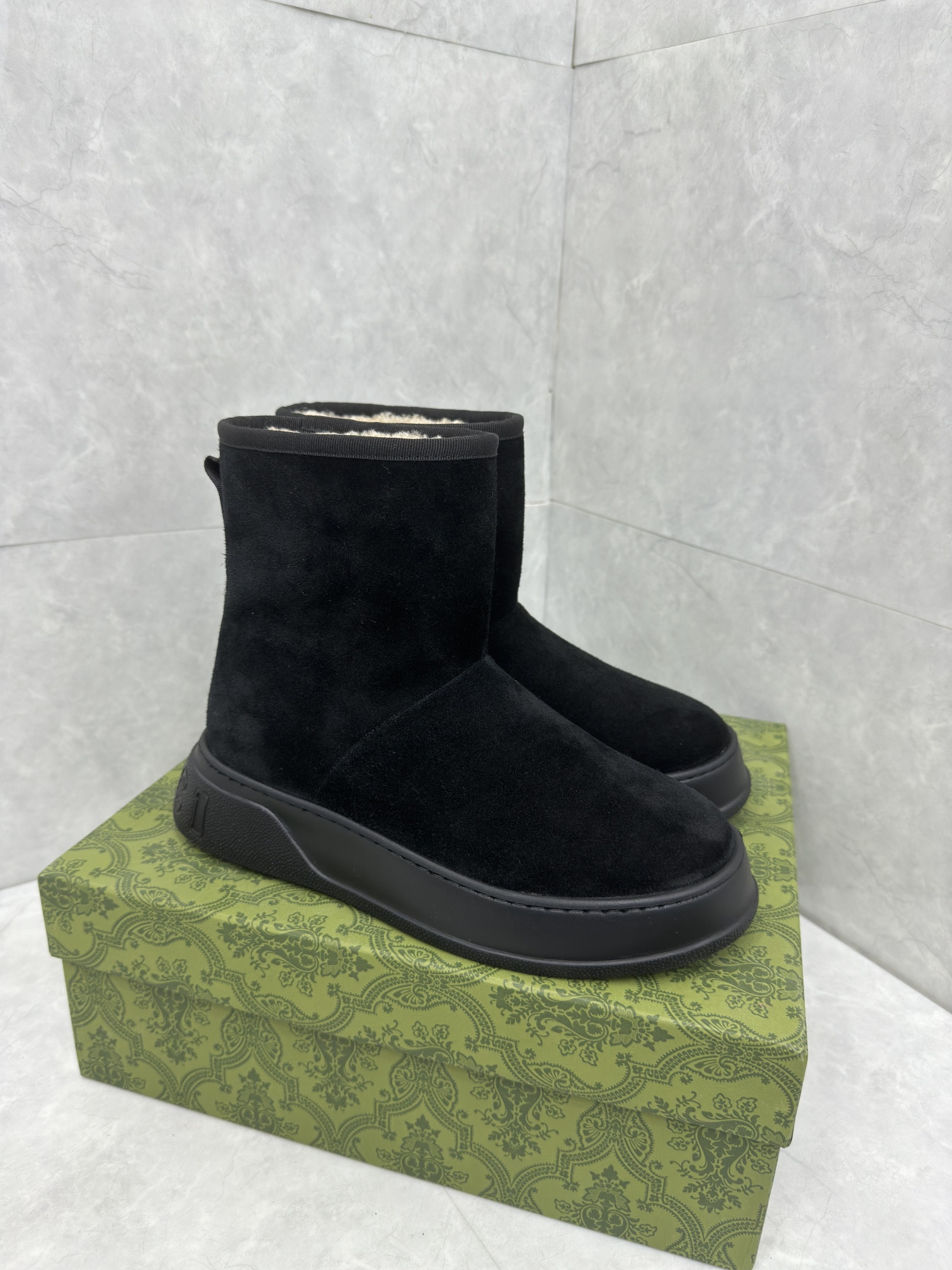 UA G*u*i Boot