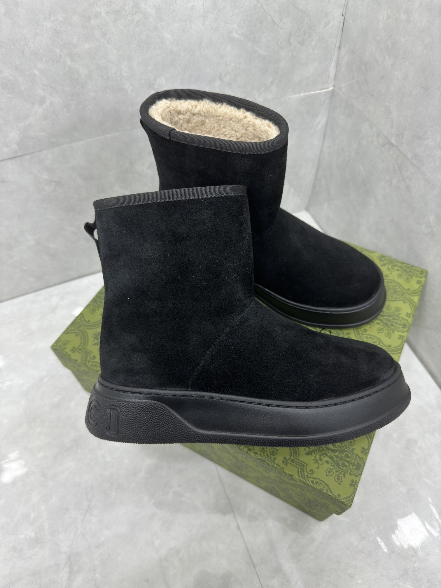 UA G*u*i Boot