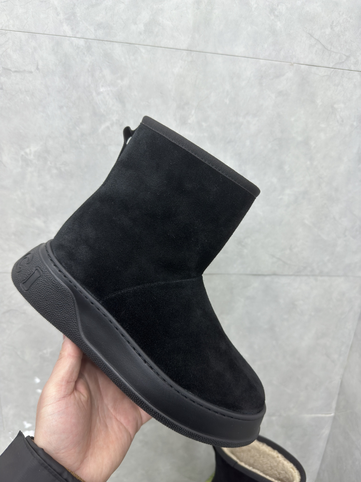 UA G*u*i Boot
