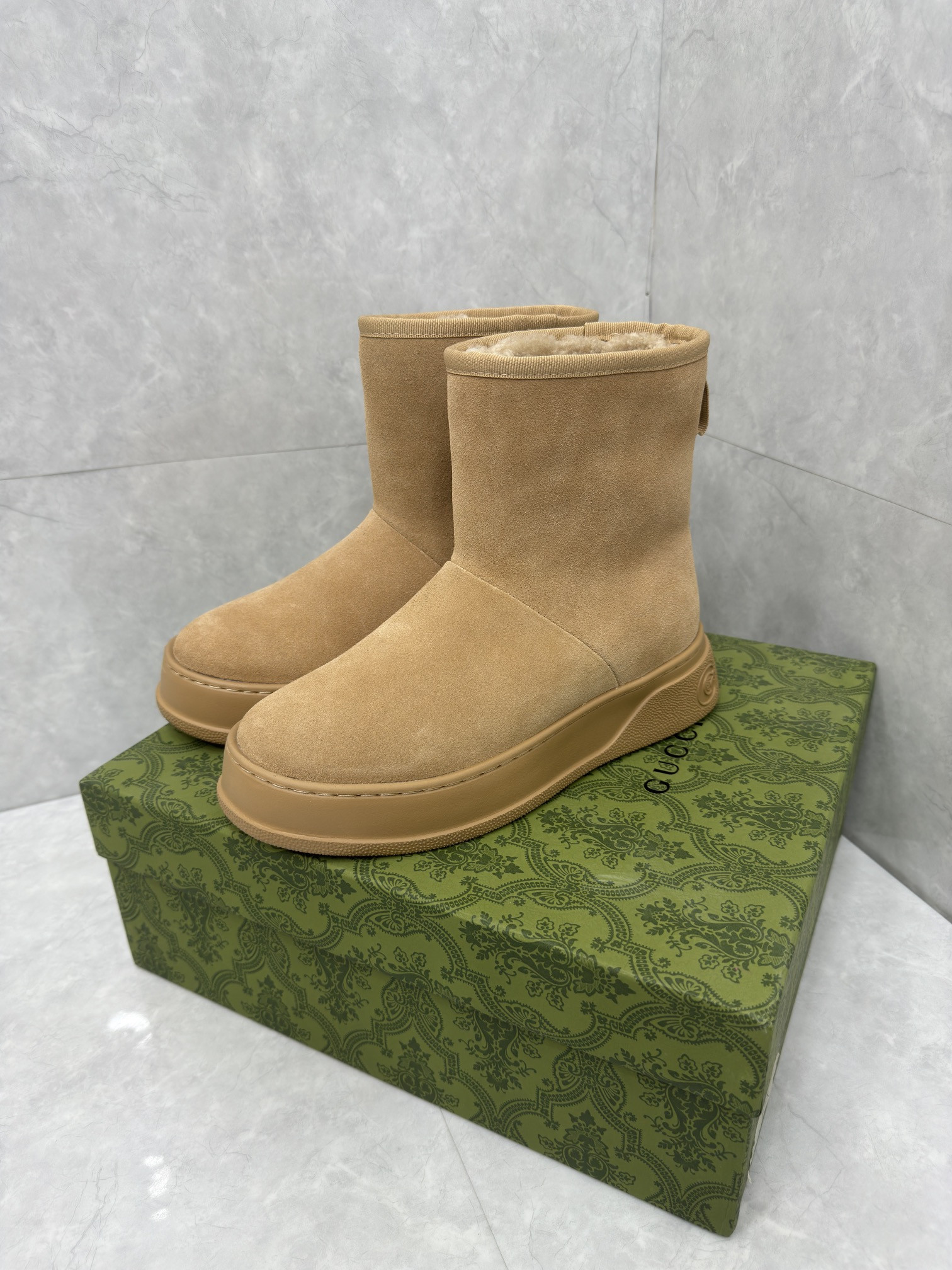 UA G*u*i Boot