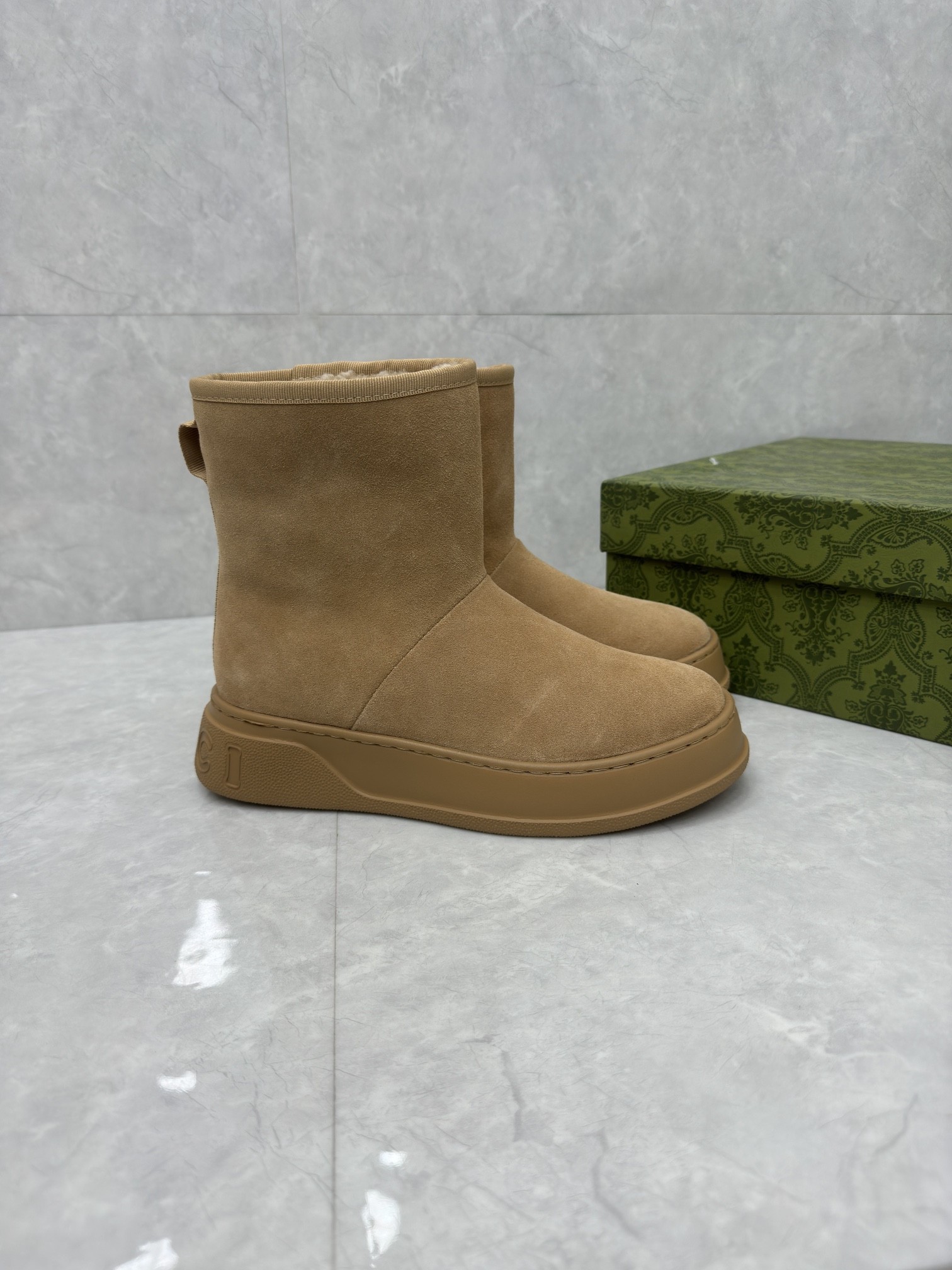 UA G*u*i Boot