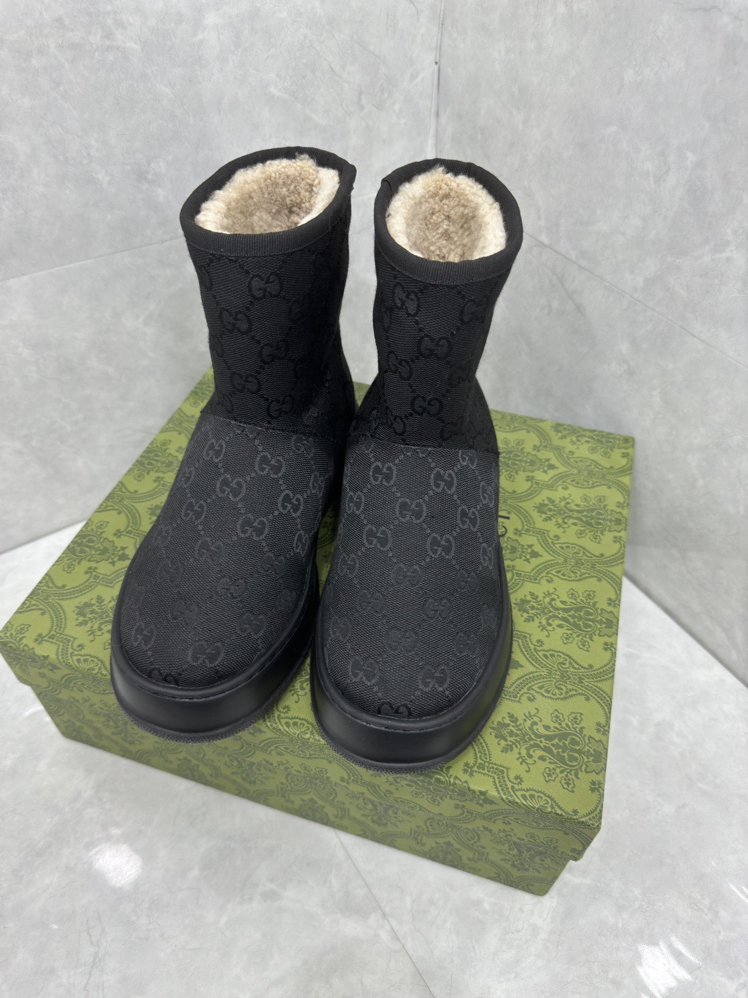 UA G*u*i Boot