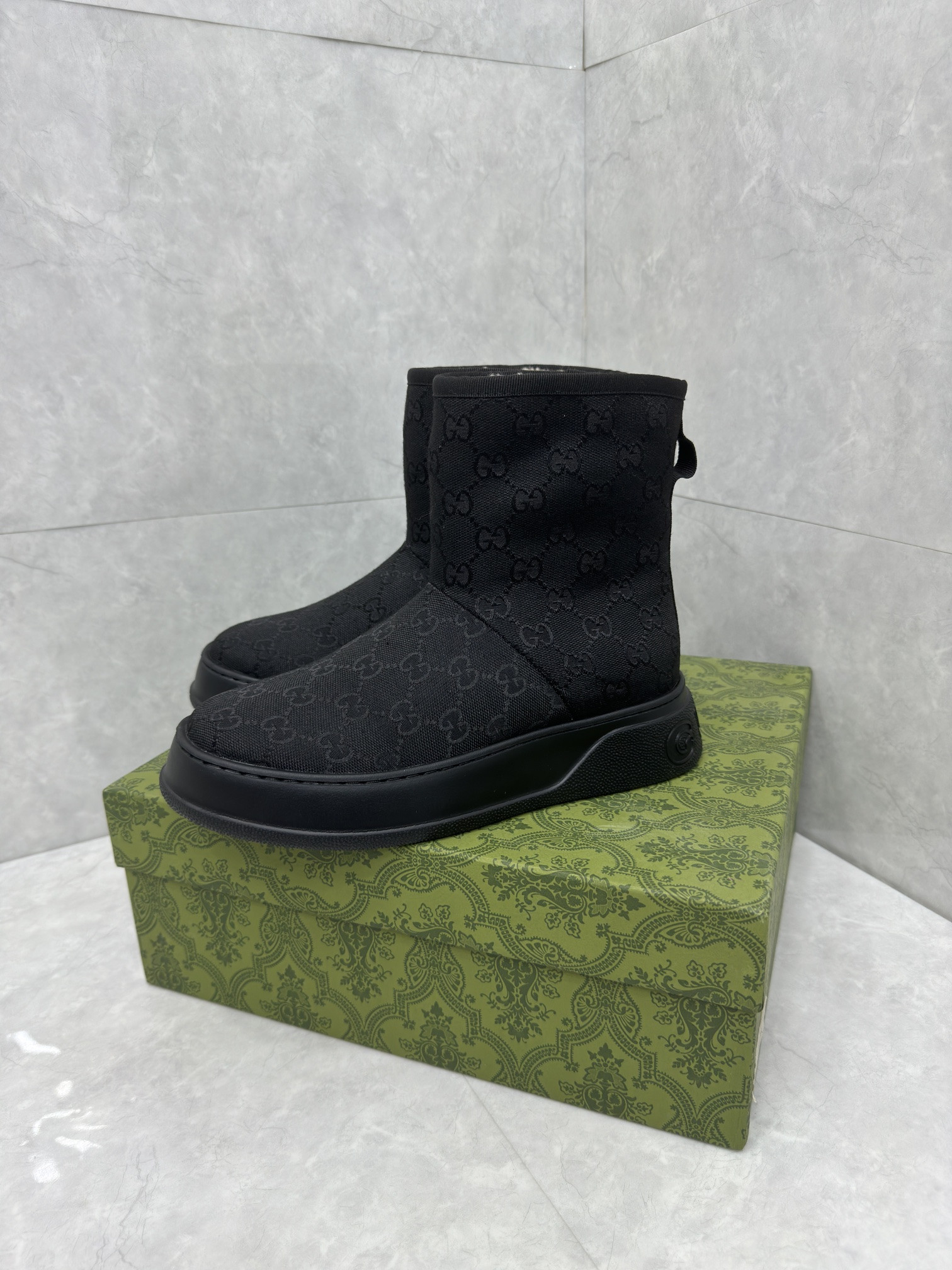 UA G*u*i Boot