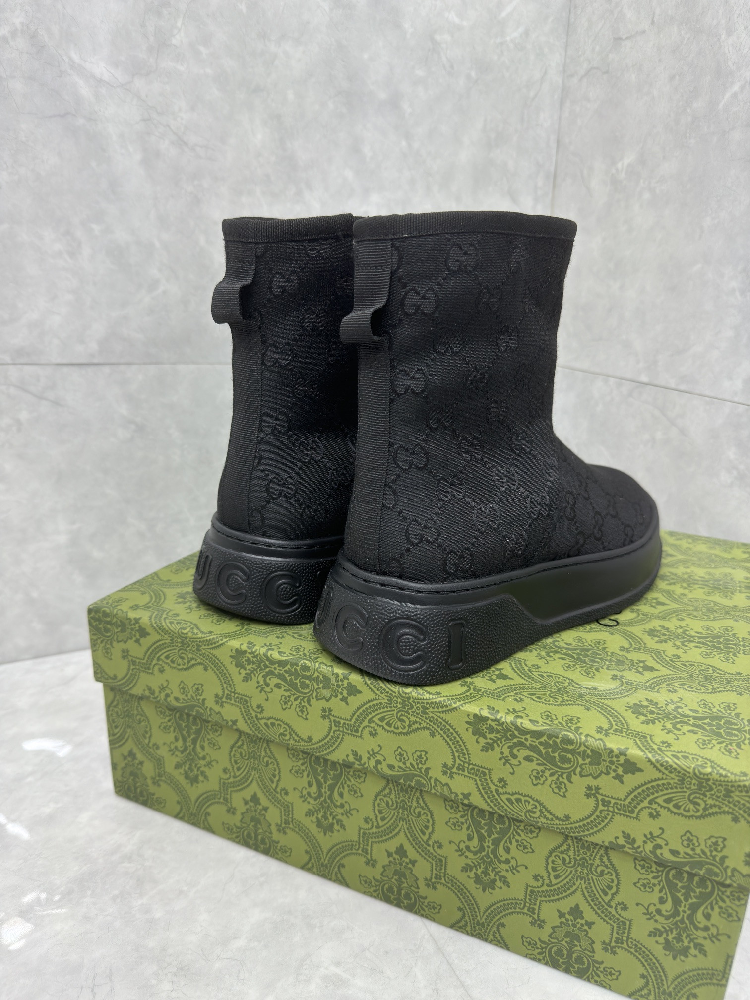 UA G*u*i Boot