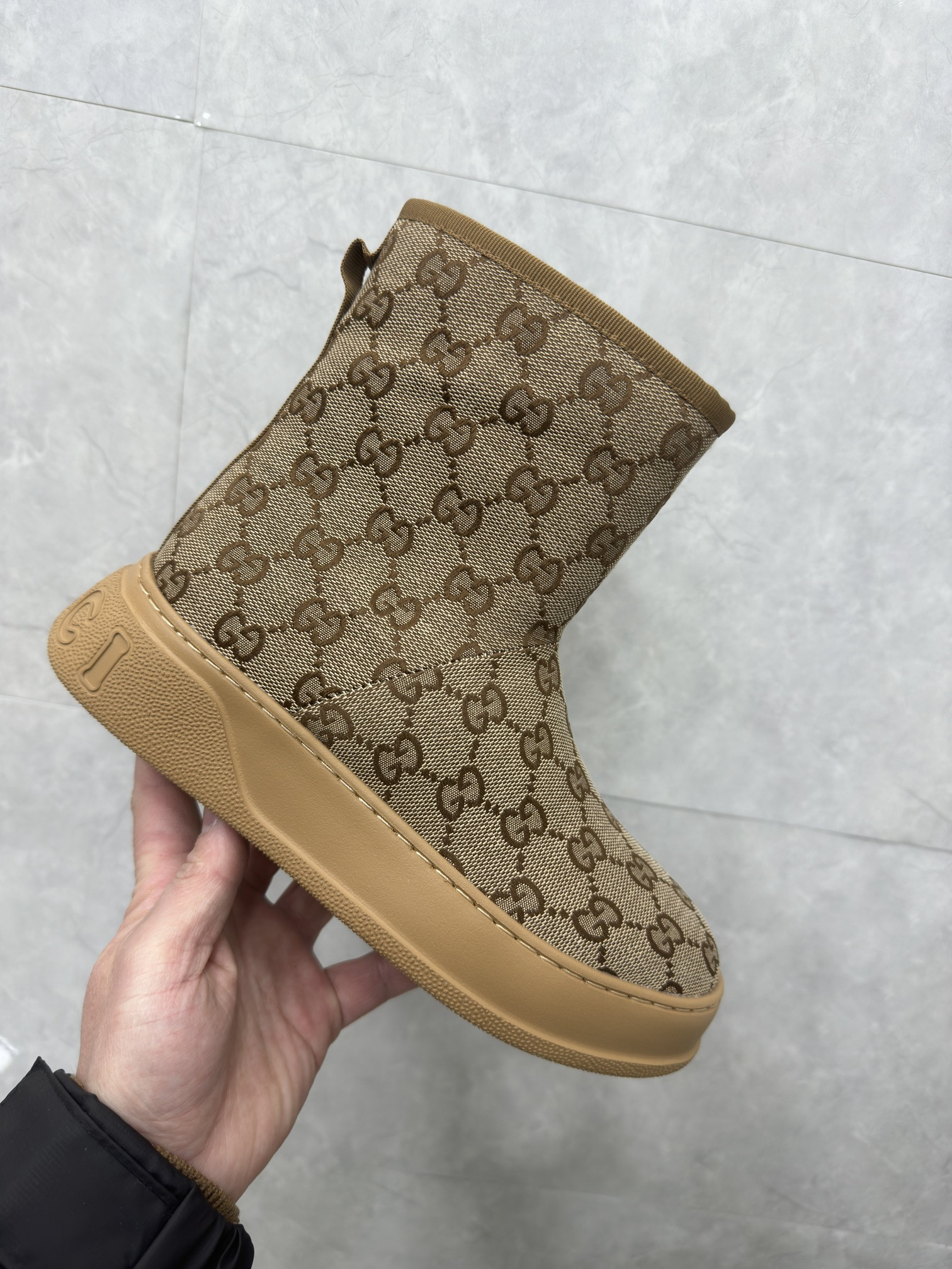 UA G*u*i Boot