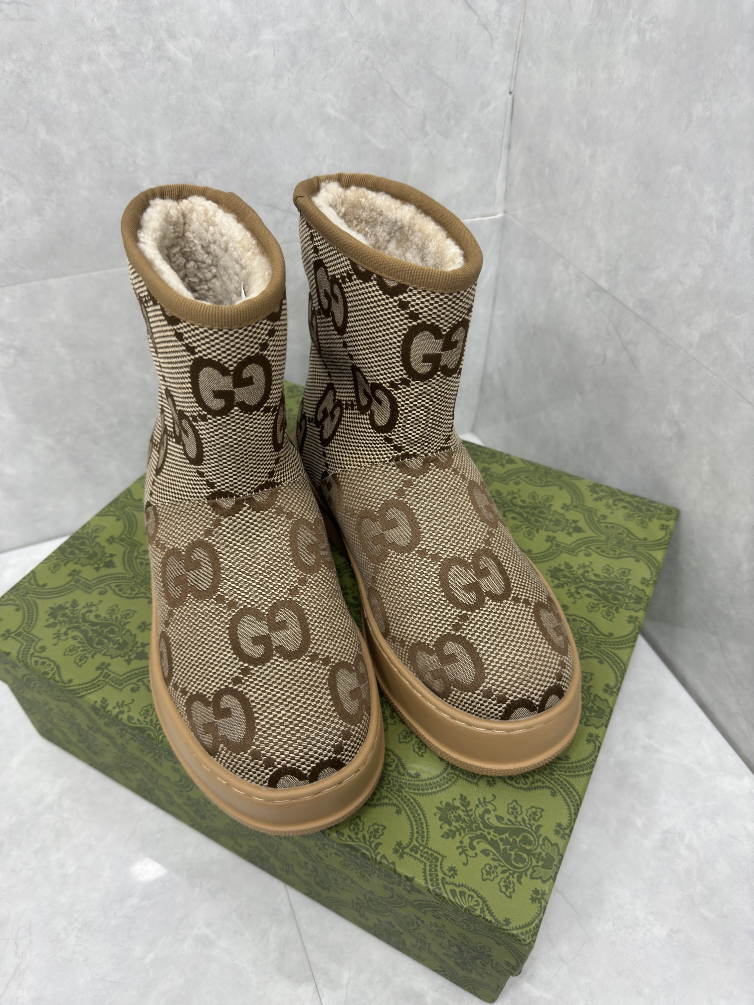 UA G*u*i Boot