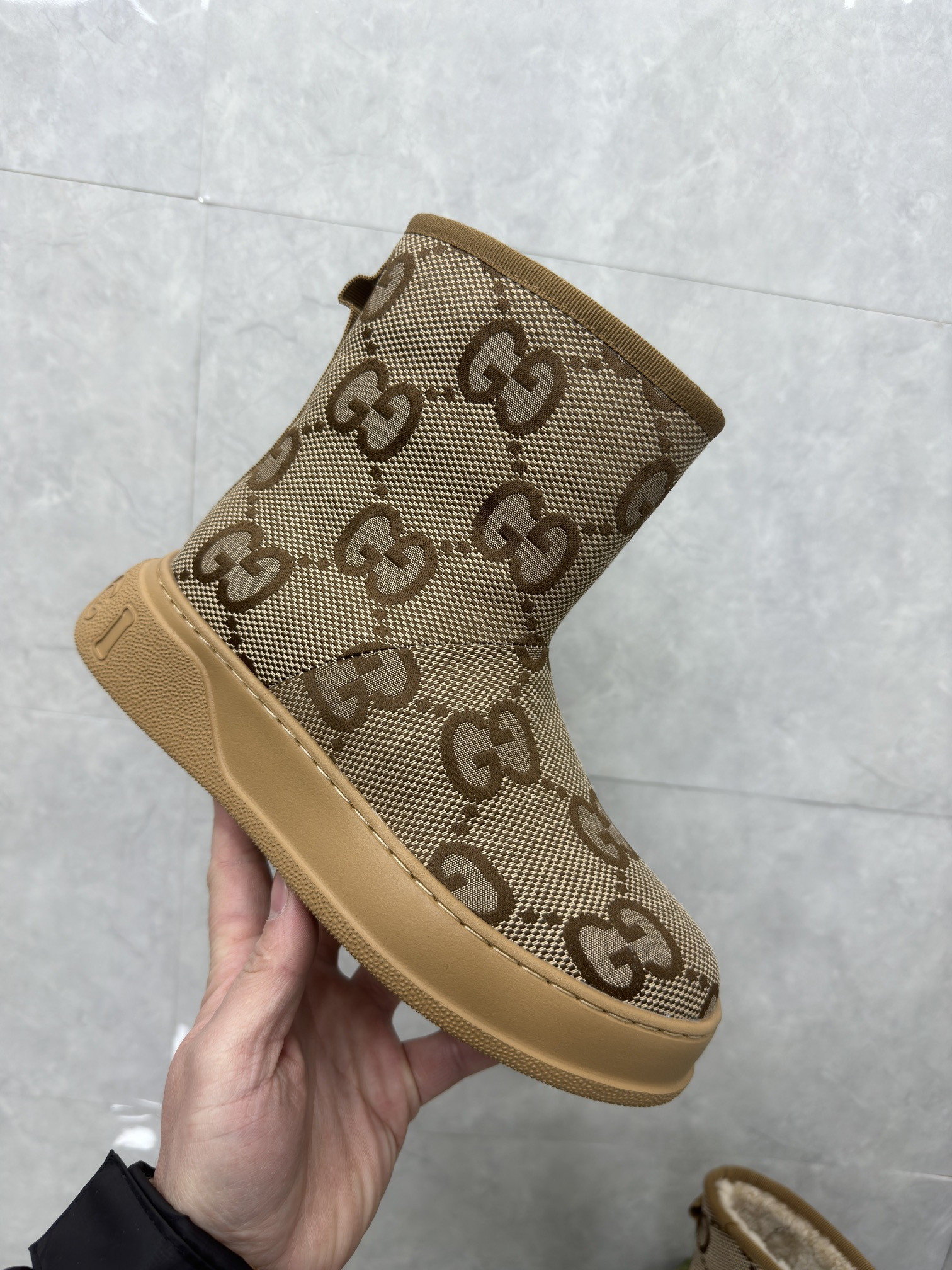 UA G*u*i Boot