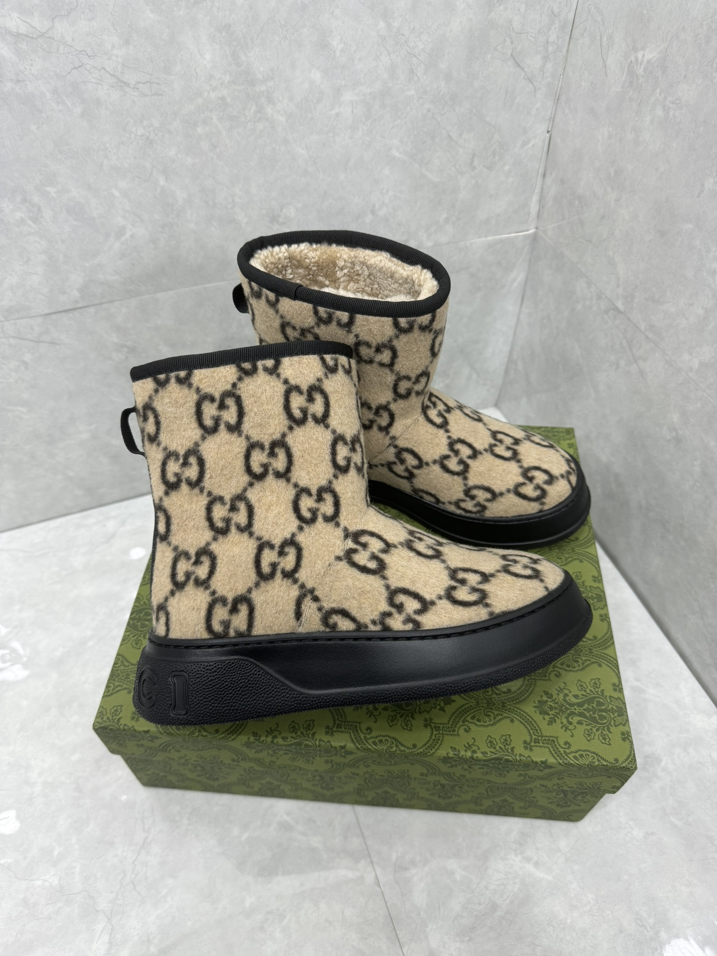 UA G*u*i Boot