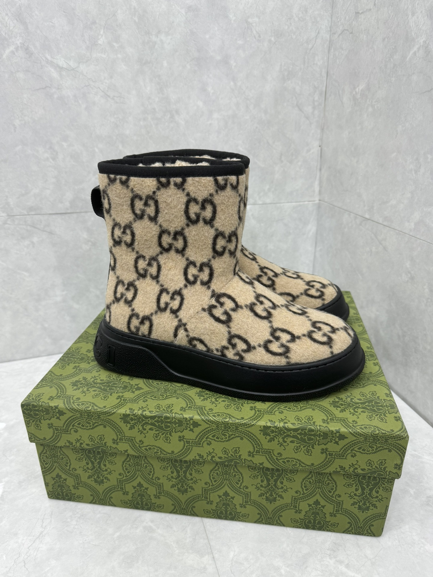 UA G*u*i Boot