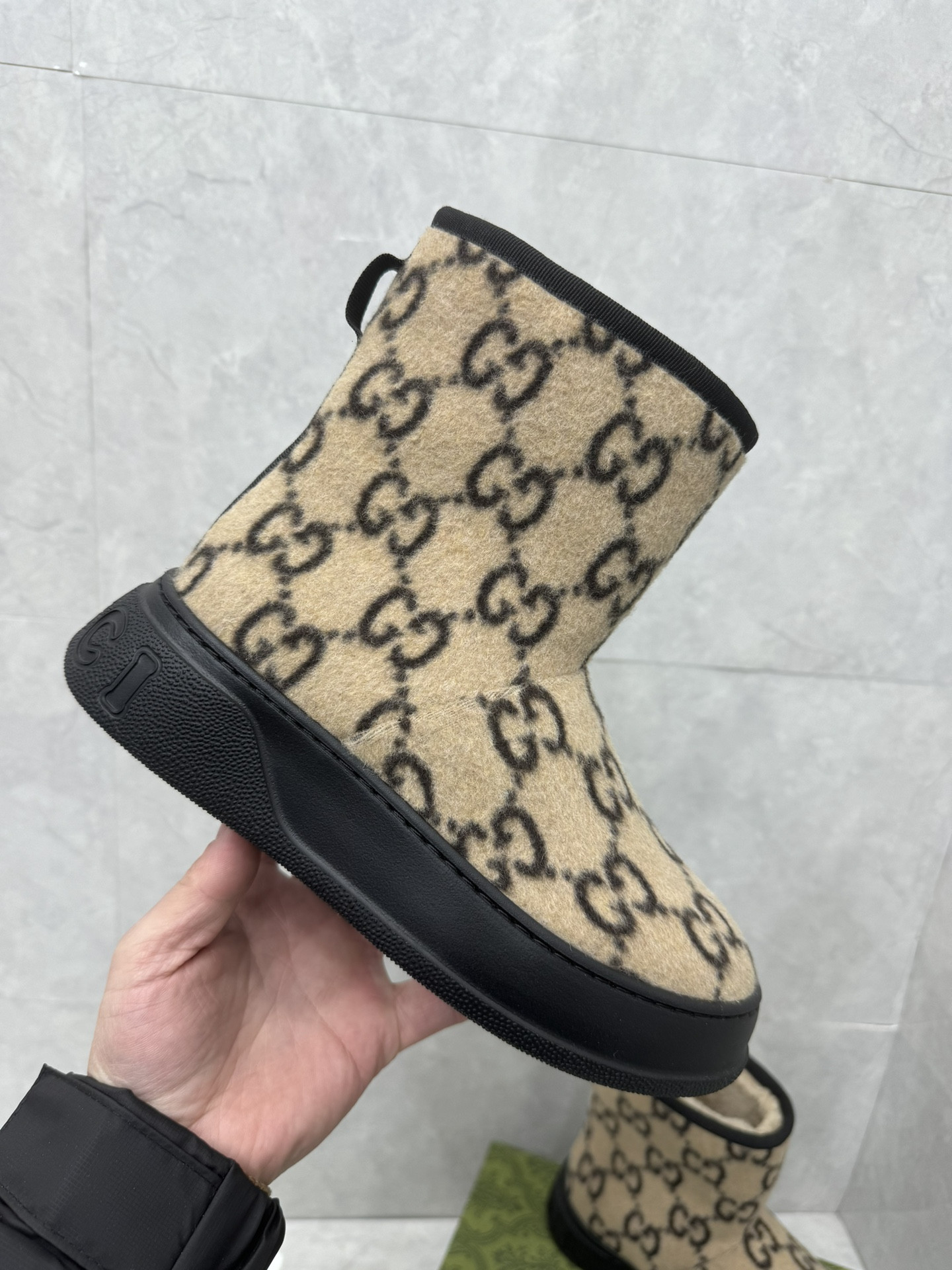 UA G*u*i Boot