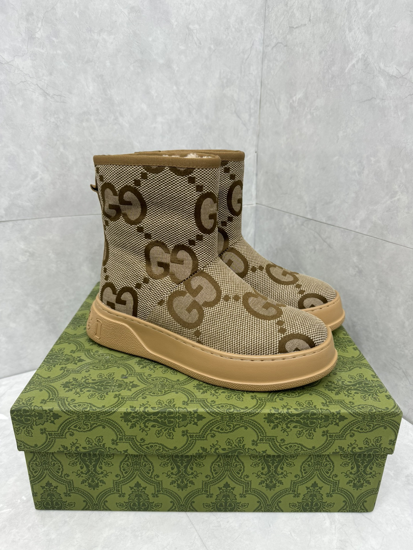 UA G*u*i Boot