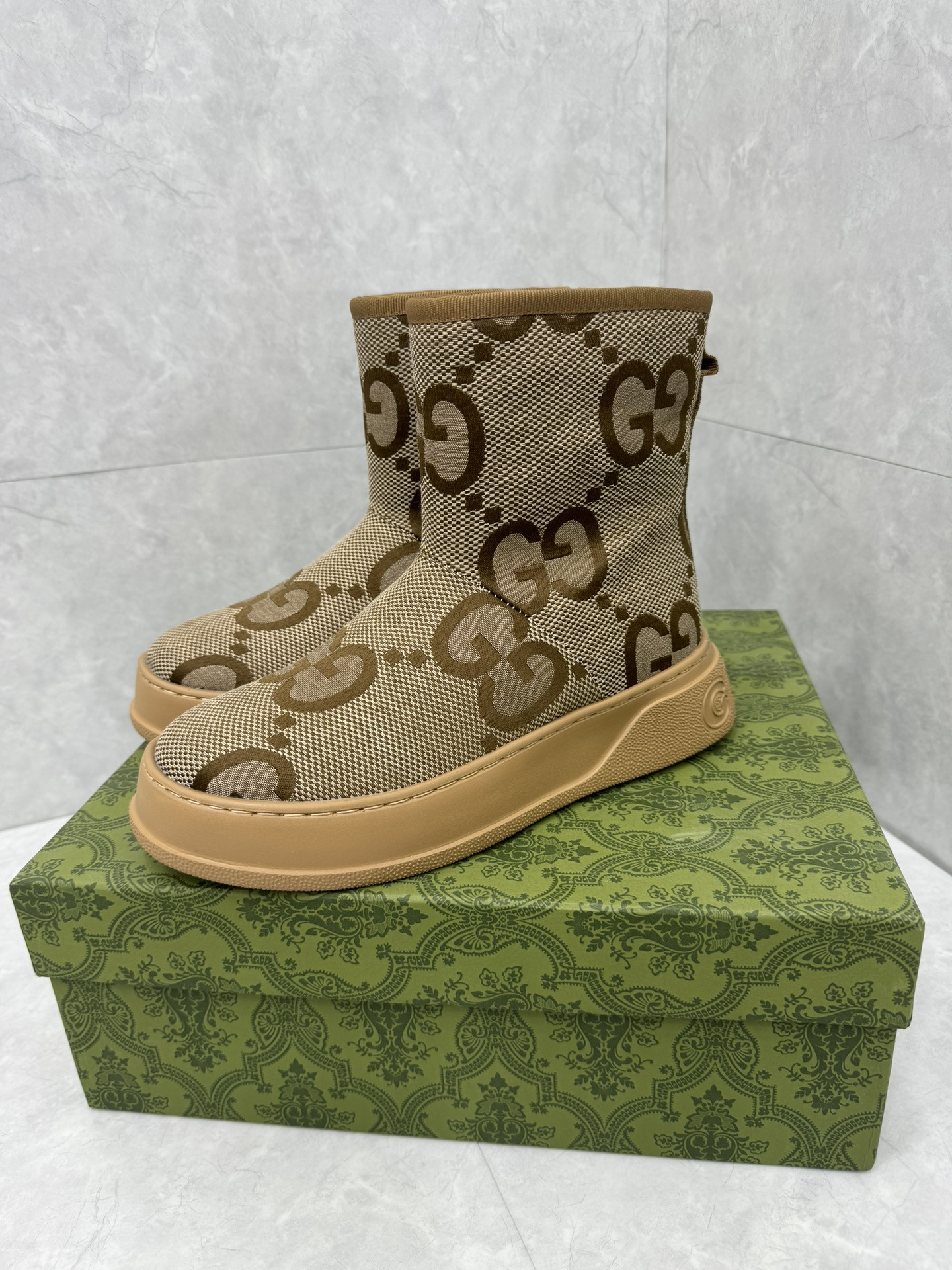 UA G*u*i Boot
