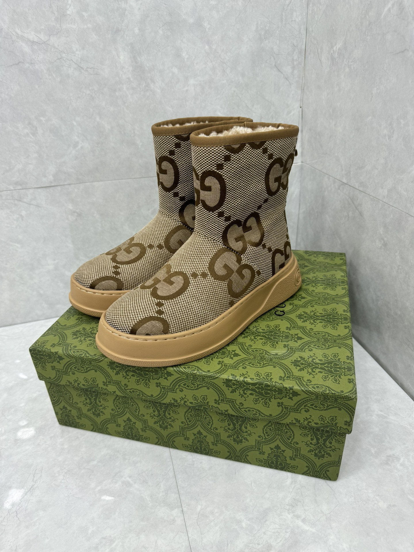 UA G*u*i Boot