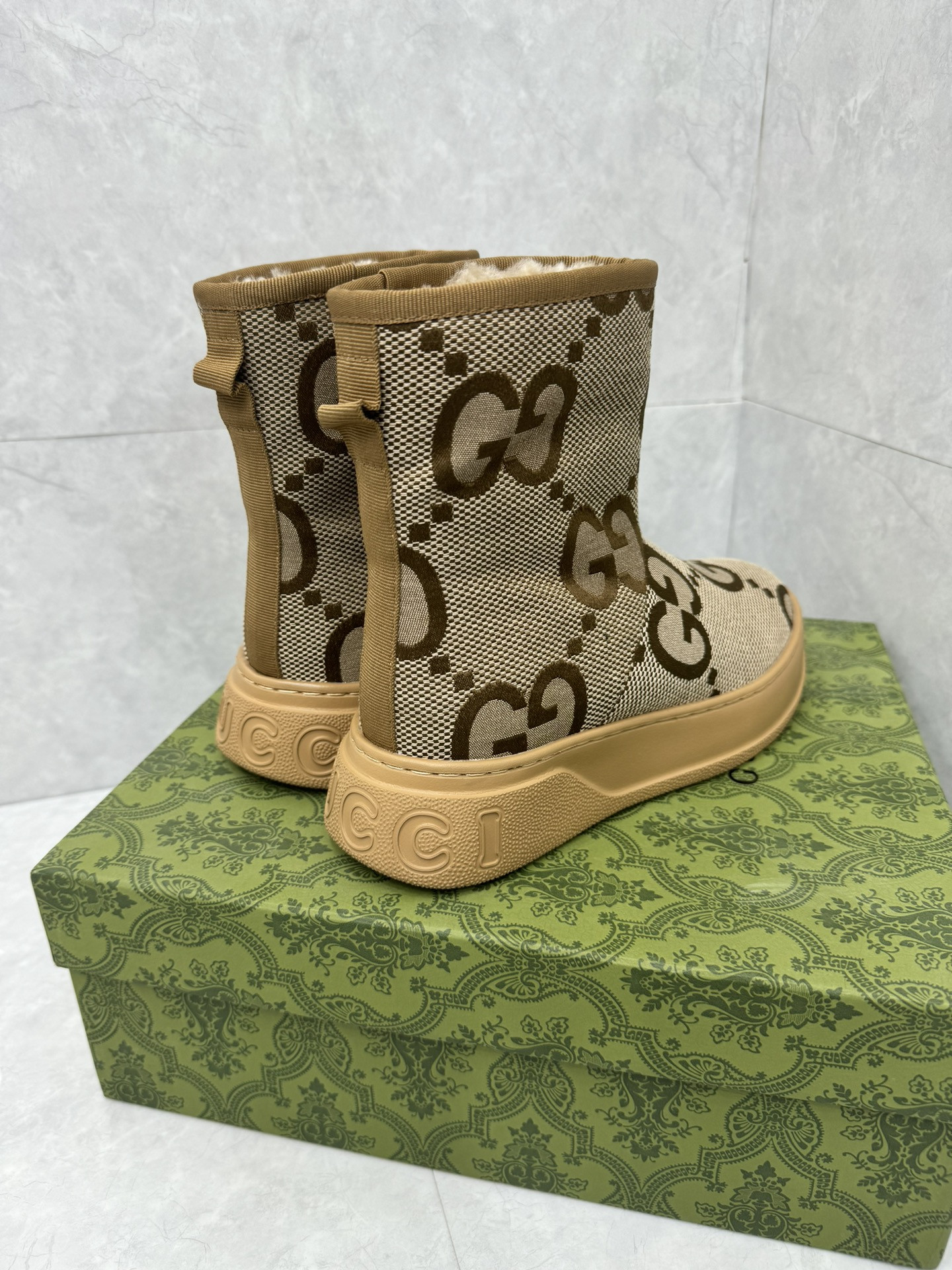 UA G*u*i Boot