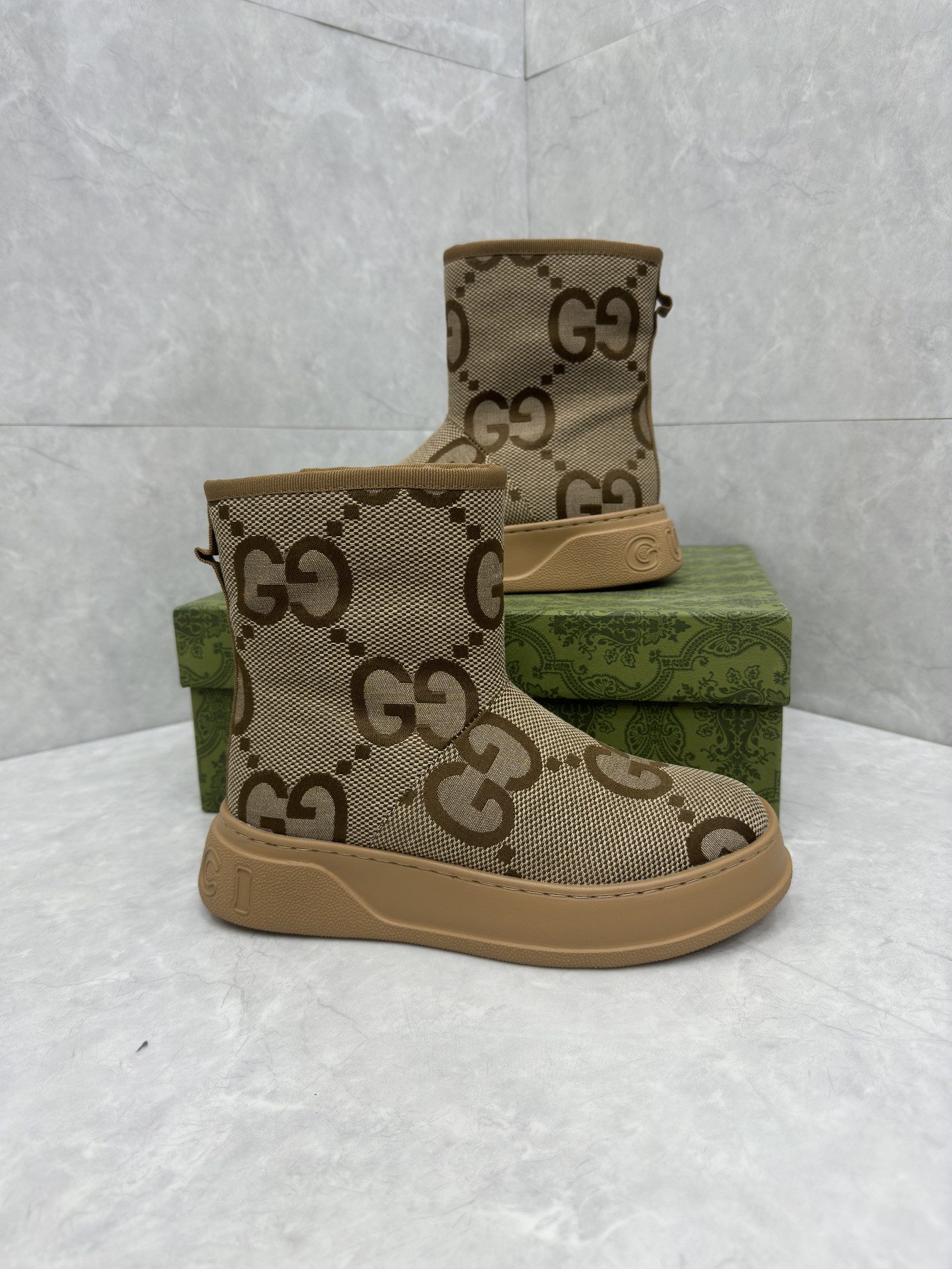 UA G*u*i Boot