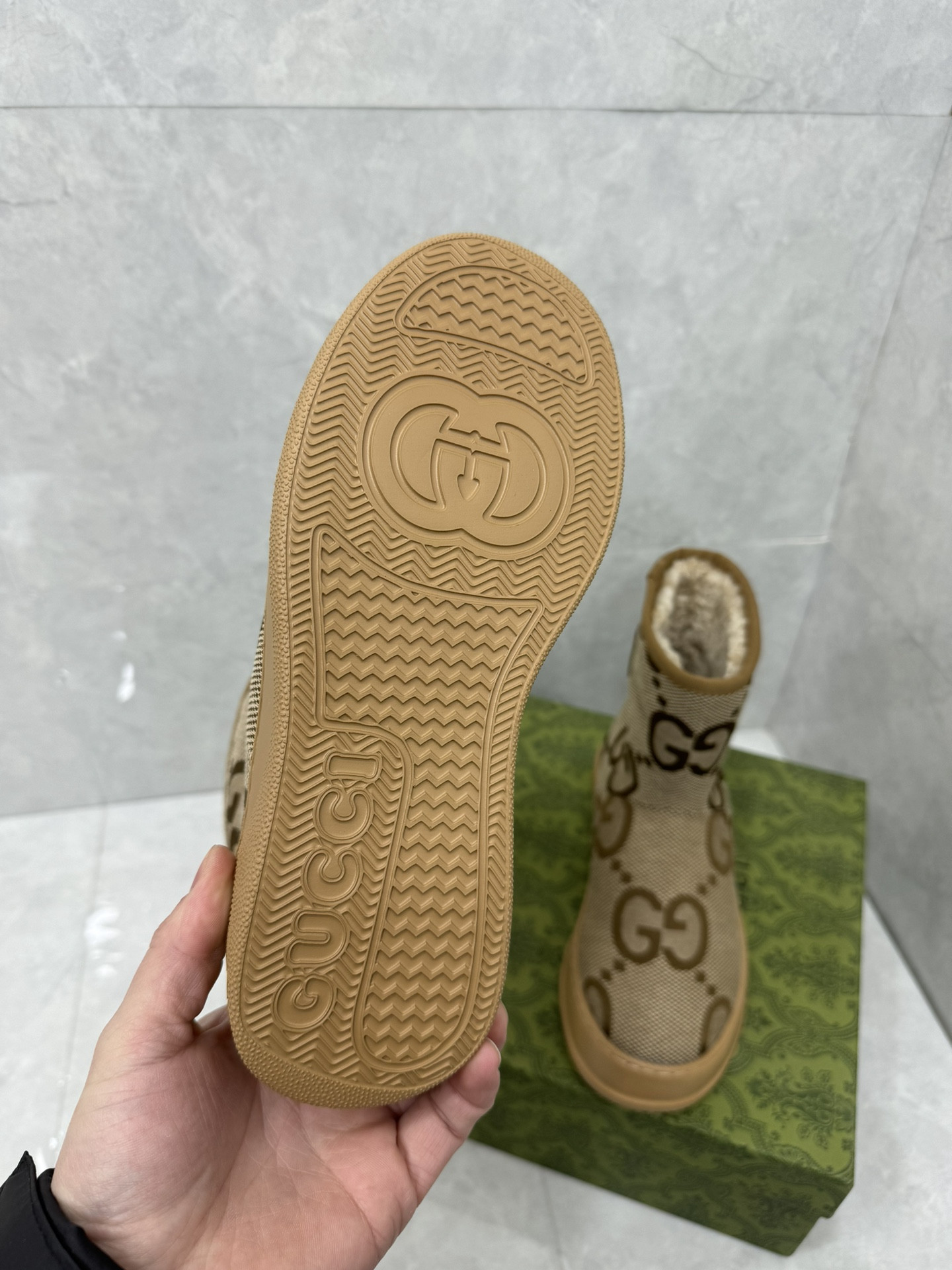UA G*u*i Boot