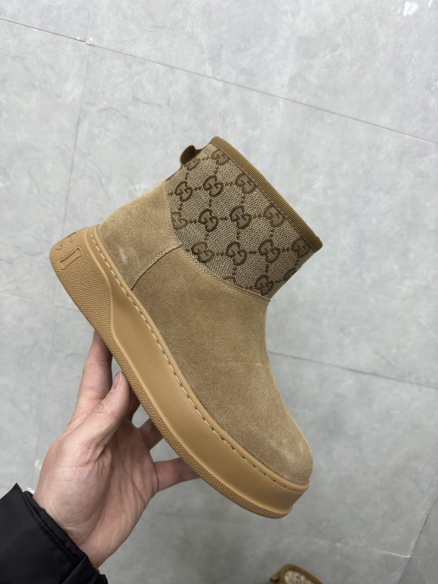 UA G*u*i Boot