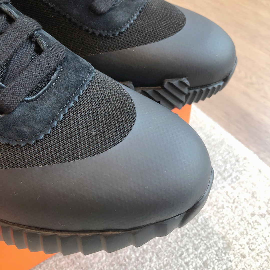 UA Hermès Bouncing Sneaker