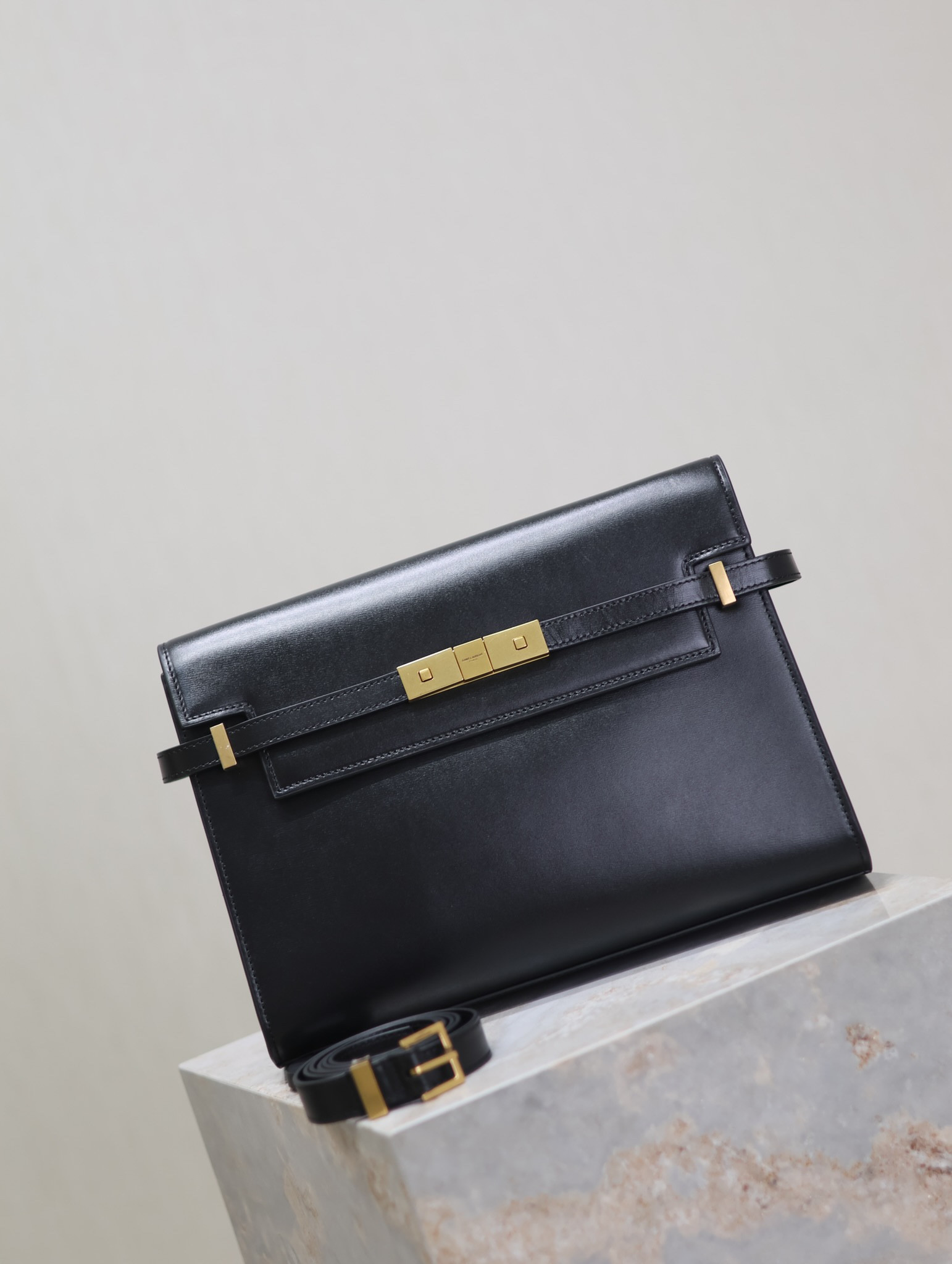 Y*L MEDIUM MANHATTAN in BOX Sa**t Lau*nt 29x20x7.5cm