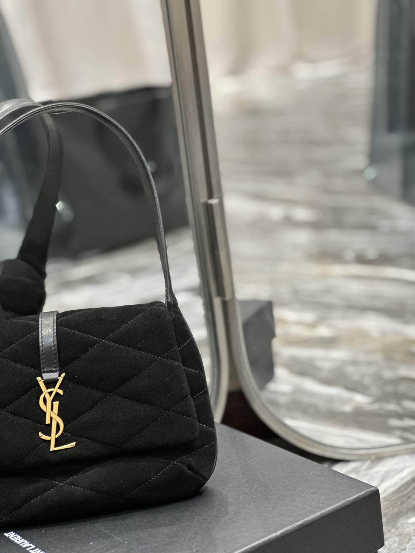 Y*L LE 57 HOBO BAG 24×18×5.5cm
