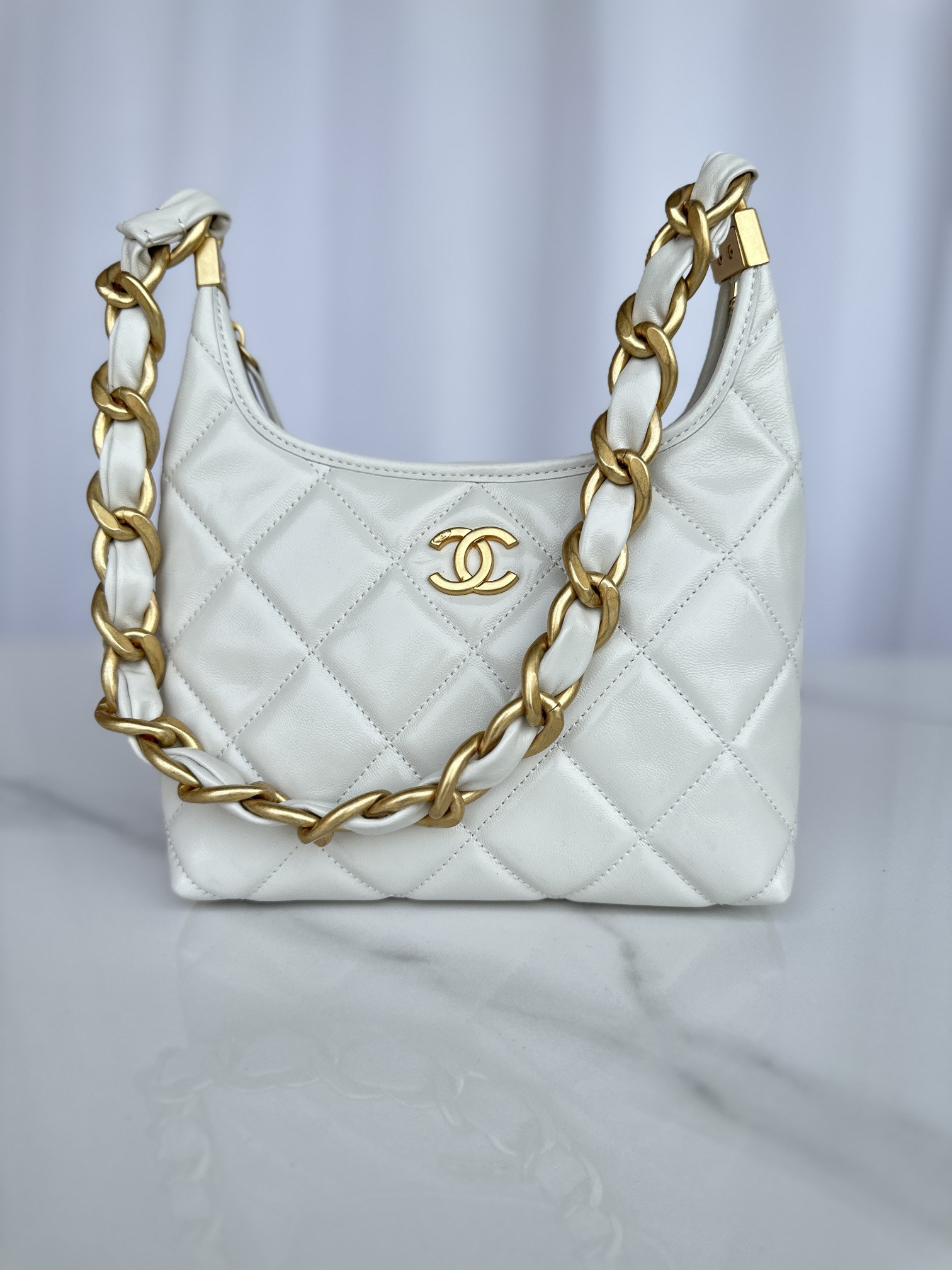 Ch*el Hobo Handbag 22×22×9cm